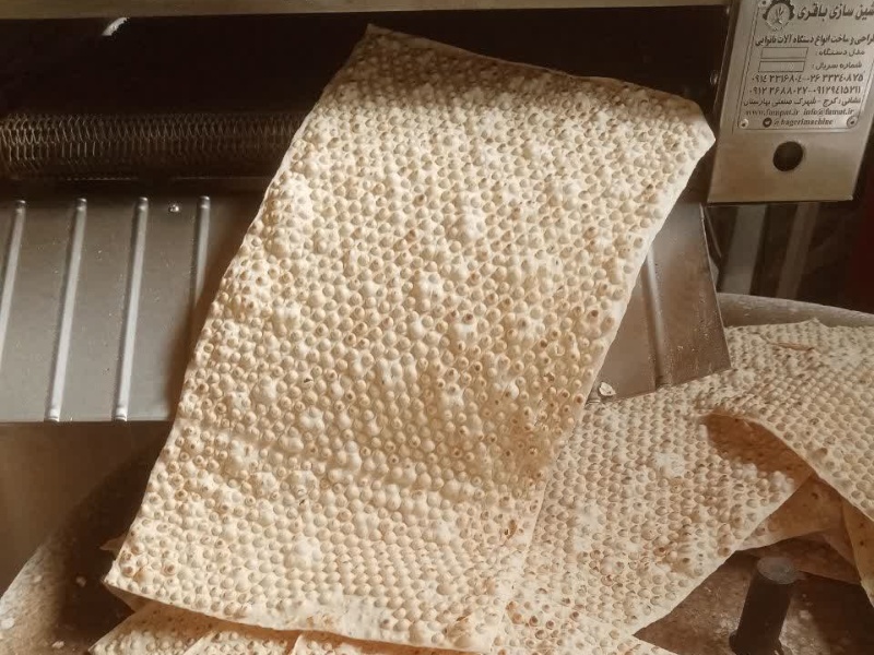 پخت نان با"آردغنی شده" به صورت آزمایشی در گیلانغرب کلید خورد+عکس