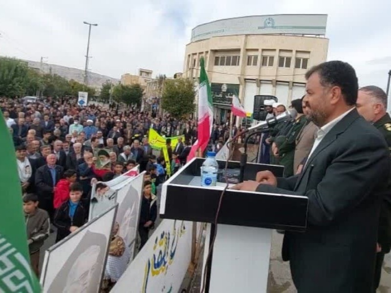 افشای عمق دشمنی آمریکا با ملت ایران و آگاهی نسل جوان یک ضرورت است افشای عمق دشمنی آمریکا با ملت ایران و آگاهی نسل جوان یک ضرورت است