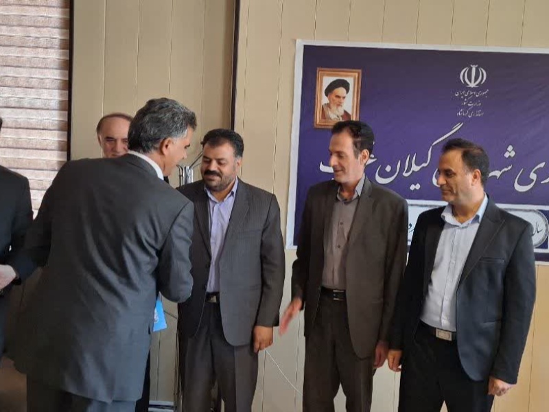 معرفی رئیس جدیدگمرگ بازارچه مرزی سومار در گیلان غرب+عکس معرفی رئیس جدیدگمرگ بازارچه مرزی سومار در گیلان غرب+عکس