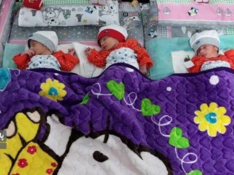 یک مادر ۲۶ ساله در گیلانغرب ۳ قلو به دنیا آورد