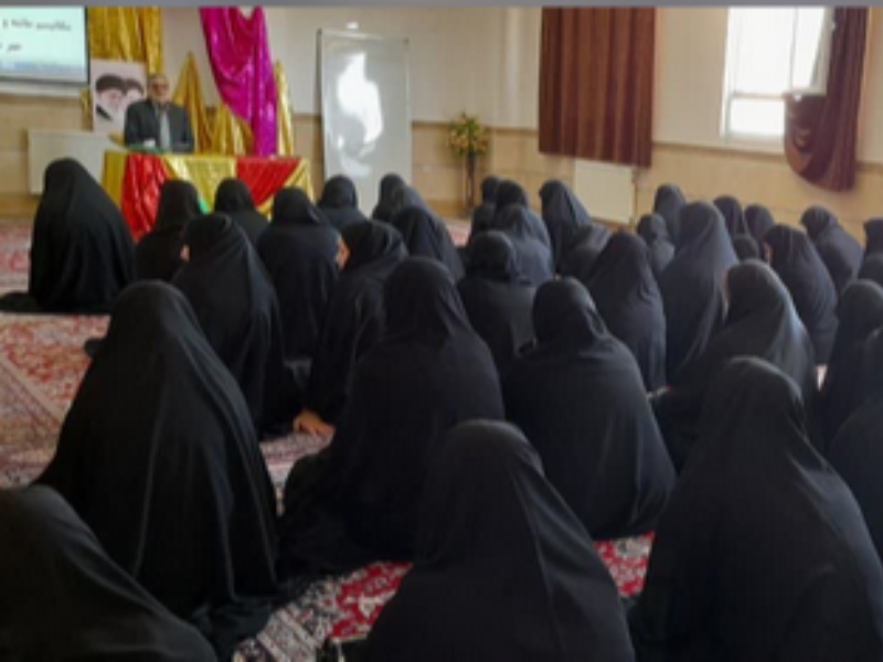 نشست سیاسی با موضوع پاسخگویی به شبهات در گیلانغرب