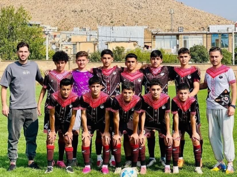 تساوی یک بر یک تیم فوتبال نونهالان دیار گیلانغرب مقابل اتحاد روانسر تساوی یک بر یک تیم فوتبال نونهالان دیار گیلانغرب مقابل اتحاد روانسر